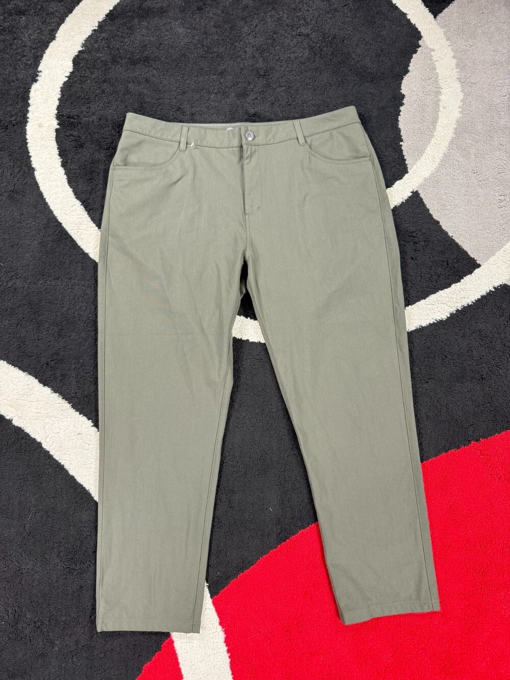 Vuori Pants Mens 38x28 Green Meta Stretch Performance Athletic Travel Golf